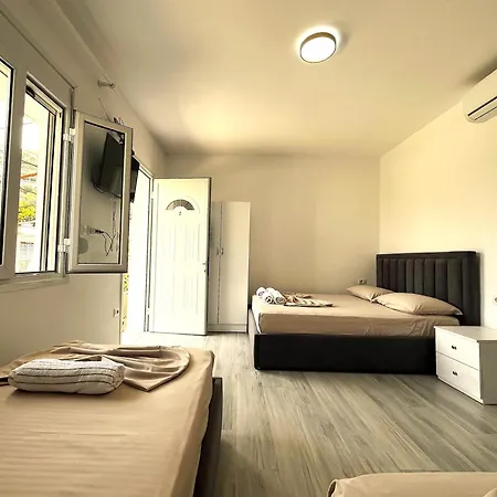 Quiet Blue Aparthotel
