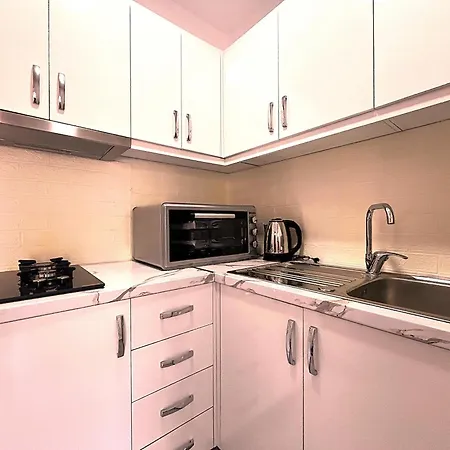 Quiet Blue Aparthotel