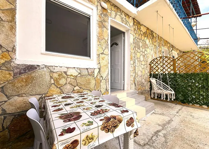 Quiet Blue Aparthotel 3*