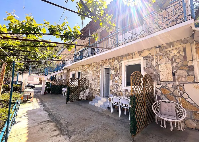 アパートホテル Quiet Blue Vlorë